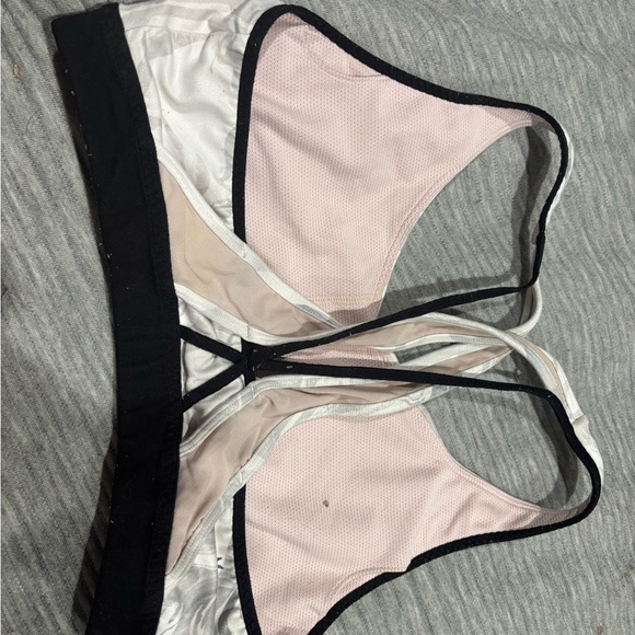 Marble Print Sports Bra - Picture 2 of 9